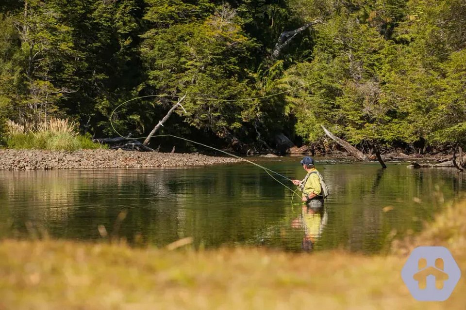 Todo lo que Necesitas Saber para la Temporada de Pesca en Villa La Angostura
