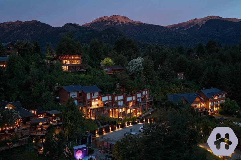 Guía de Equipaje y Clima en Villa La Angostura: Cómo prepararte para la amplitud térmica de la Patagonia